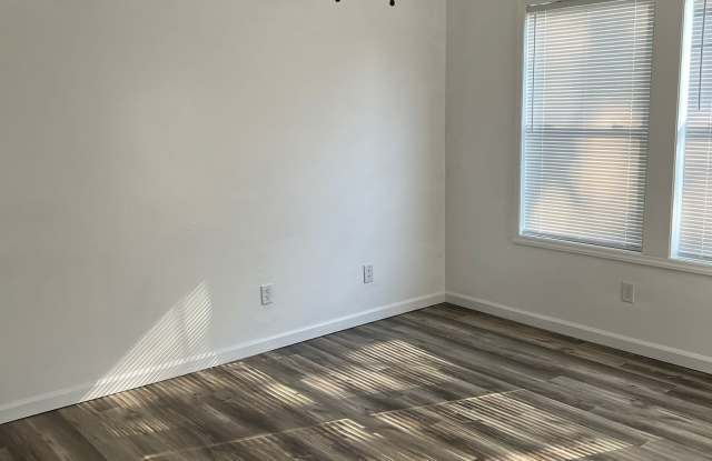 6724 Willowbrook Dr #7 Gallery 1