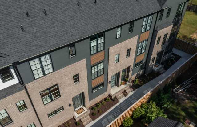 2 BR 2.5 BA- Downtown Greenville Townhome- FOR RENT photos photos