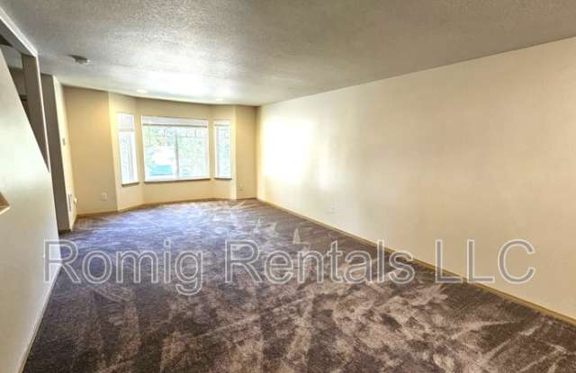 4484 Northeast Nicholson Loop Gallery 3