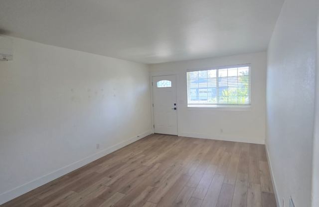 Fully Remodeled Single-Story Duplex in Southwest Redmond! Gallery 3