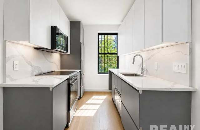 19 Wyckoff Street Gallery 4