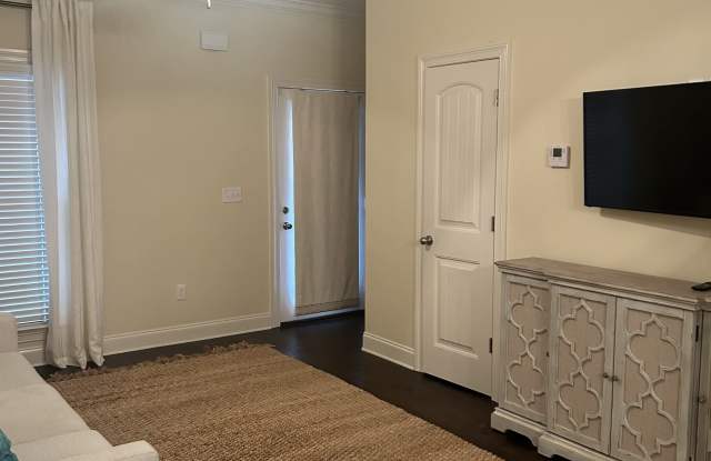 446 Walker Circle - 1 Gallery 3