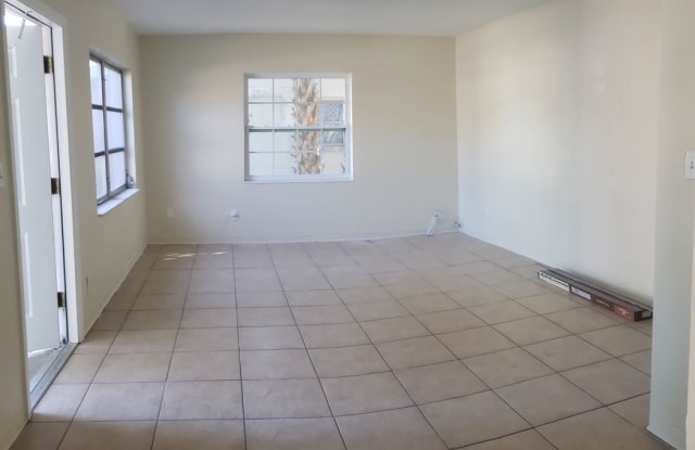 175 38th Ave SE - 175 38th Avenue Southeast, St. Petersburg, FL 33705