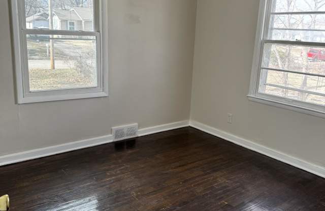 2524 SE Virginia Gallery 4
