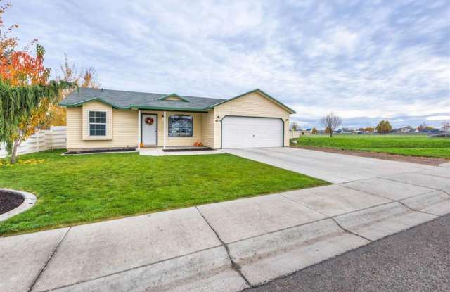 Introducing a charming single level 3 bedroom, 2 bath home for rent in Caldwell, ID. photos photos
