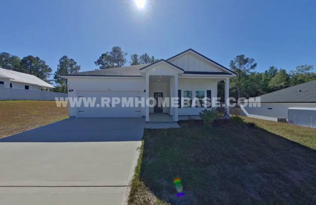 Modern 2023 Home in North Crestview – Spacious Backyard and Prime Location - 3114 Pinot Way, Okaloosa County, FL 32536