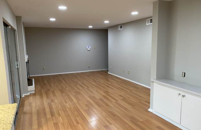 5150 Amesbury Dr Gallery 3