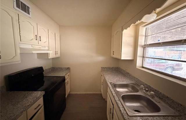 2417 Tamarack Avenue - C Gallery 2