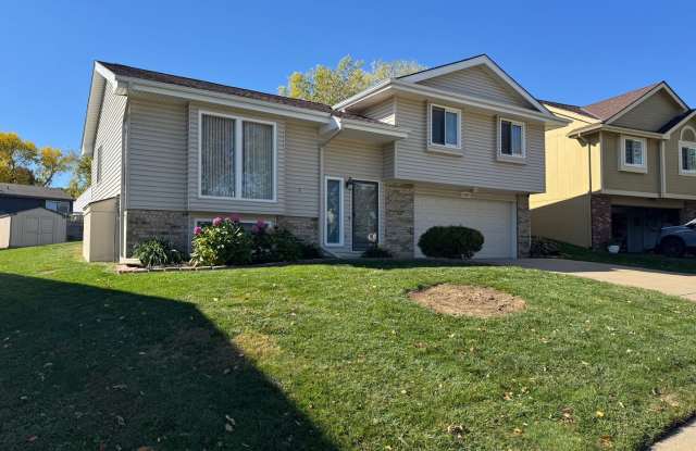 Omaha Rental Home Offering Modern Updates & Comfortable Living! Gallery 4