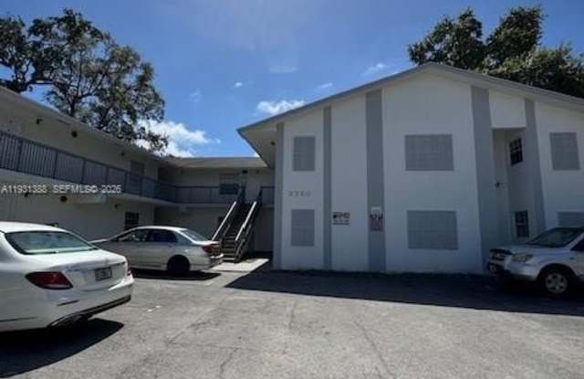 2750 SW 10th Ter photos photos