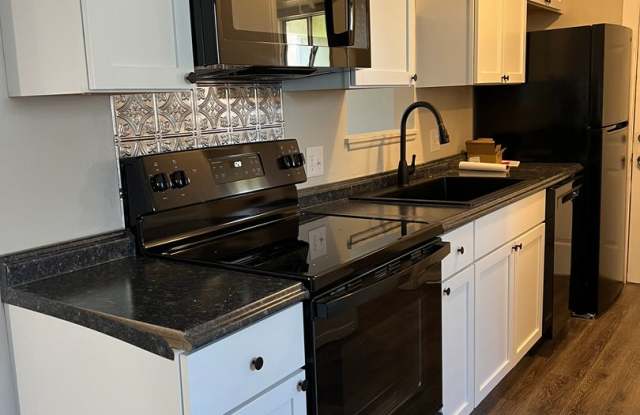Remodeled 2 bedroom, 1 bathroom duplex photos photos