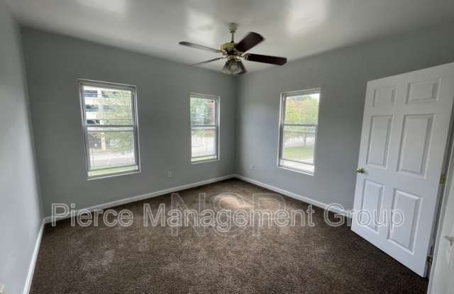 529 Massabesic St photos photos
