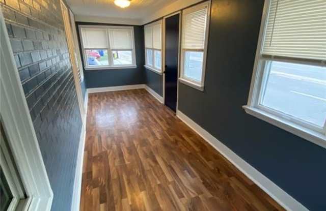 3804 N Hanley Road Gallery 4