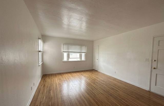 Charming Light-Filled 2BR in North of Adams Ave in University Heights – Available May 10th photos photos