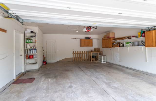 BEAUTIFUL 4BD SPLIT-LEVEL HOME in VILLA LOMA NEIGHBORHOOD - Security Deposit Waiver Available - 4819 Escapardo Way, Colorado Springs, CO 80917