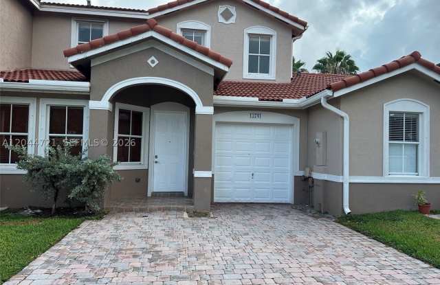 13741 SW 274th Ter Gallery 2