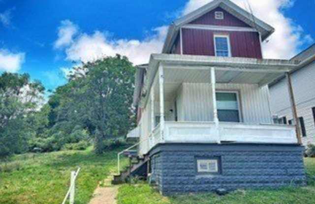 215 N 4th St - 215 North 4th Street, Clairton, PA 15025