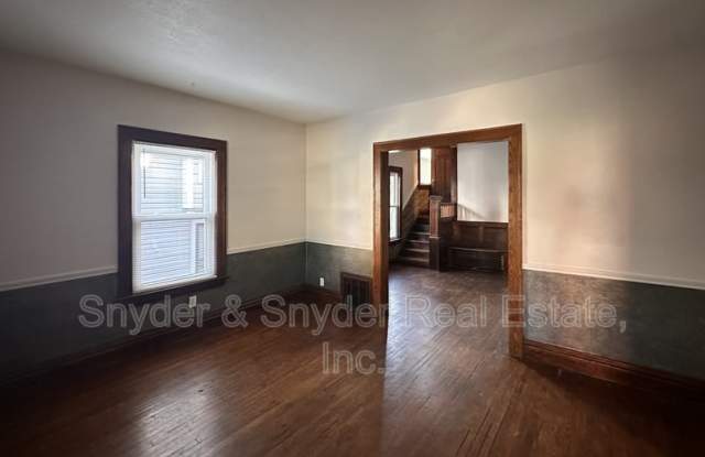 464 Crestwood Avenue - A Gallery 2