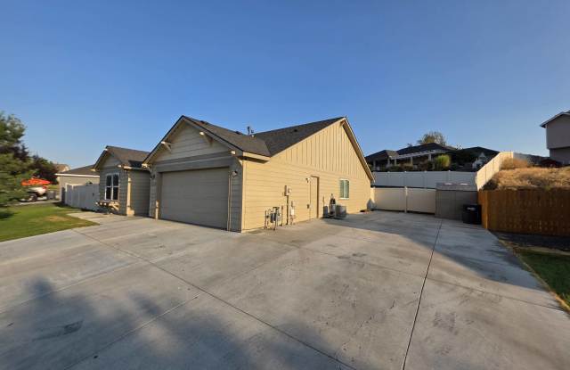 6009 Pimlico Drive Gallery 4