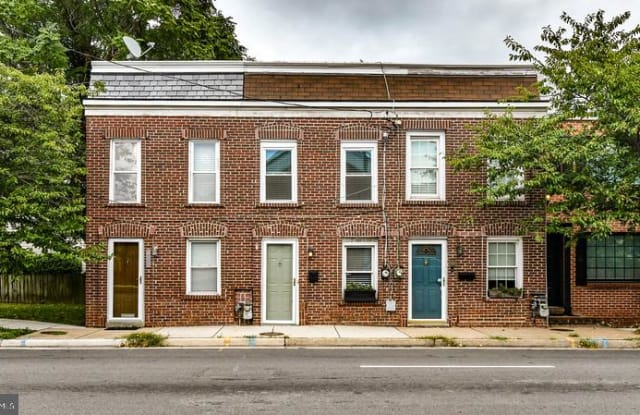 621 N HENRY STREET - 621 North Henry Street, Alexandria, VA 22314