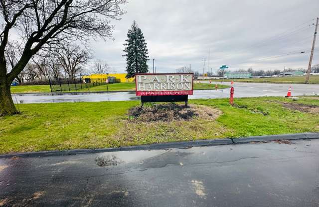 Experience Luxury Living at Park Harrison: Modern Apartments in Lawrence, Indiana photos photos