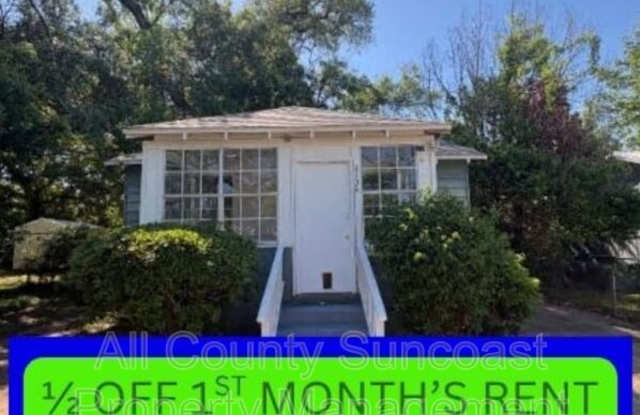 2134 Saxon St photos photos