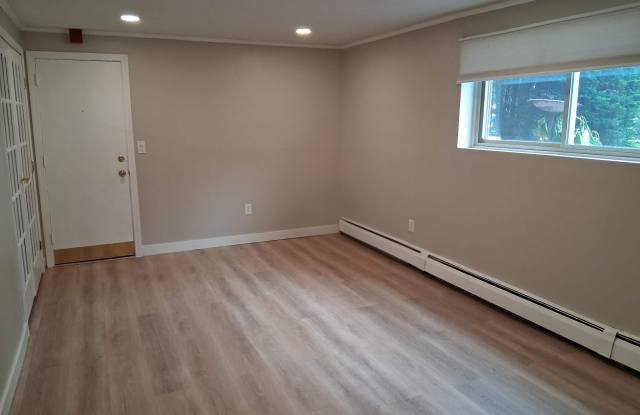 130 English Village Road - 1Unit 102 Gallery 3