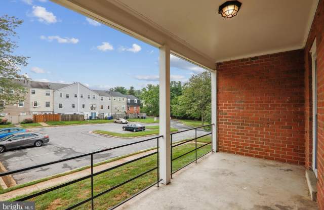 81 WATKINS PARK Drive Gallery 3