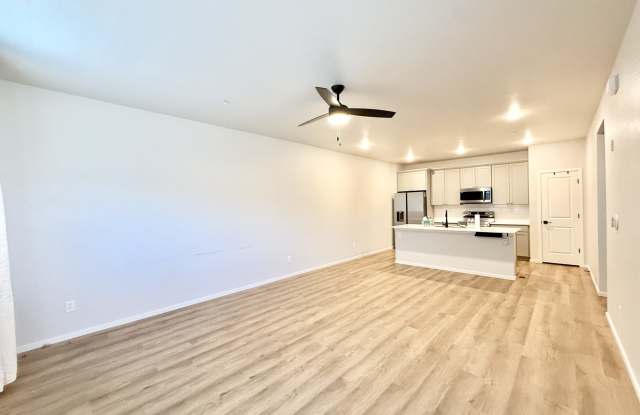 1820 Iron Wheel Drive photos photos