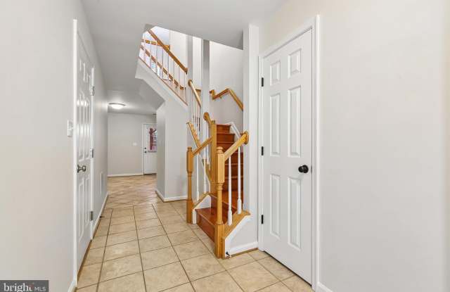 45553 READING Terrace Gallery 3