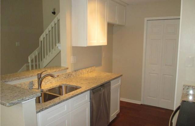 407 Hawkstone Way Gallery 2