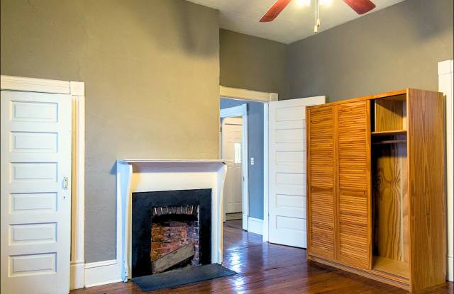 1098 Center Street, NW Gallery 2