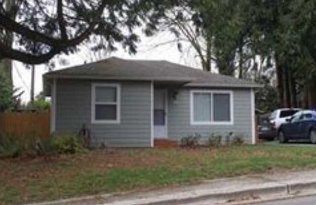 Remodeled and Roomy 2 bed photos photos