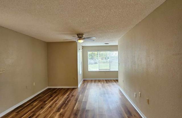 121 Southwest 14th Court Gallery 3