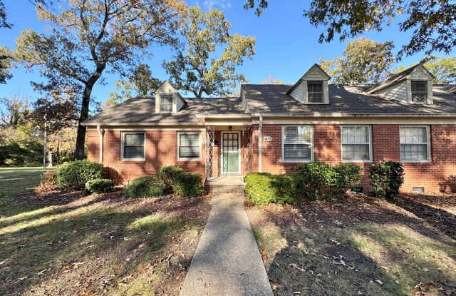 2 BR convenient to Grimsley HS and Midtown - 1434 Whilden Place, Greensboro, NC 27408