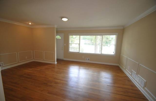 3043 Rollingwood Lane Gallery 2