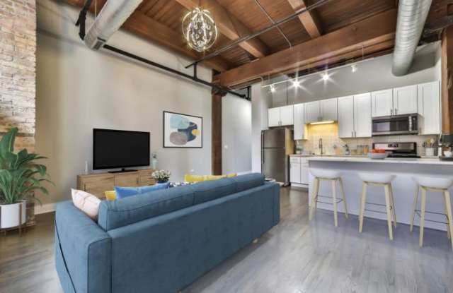 1500 Monroe Gallery 2