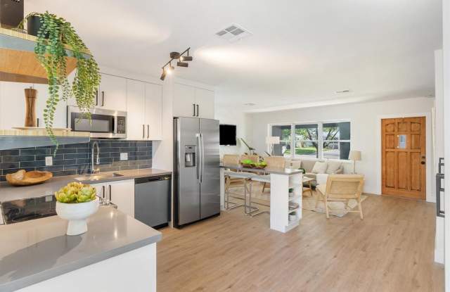 181 NW 48TH Court, Oakland Park, FL 33309 - 4072 Gallery 3