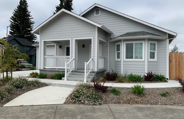 1367 Holly Park Way - 1367 Holly Park Way, Santa Rosa, CA 95403
