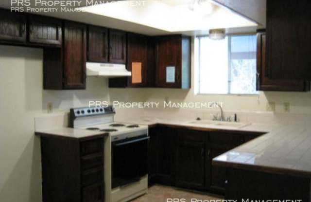 1842 E Grove Cir Gallery 2
