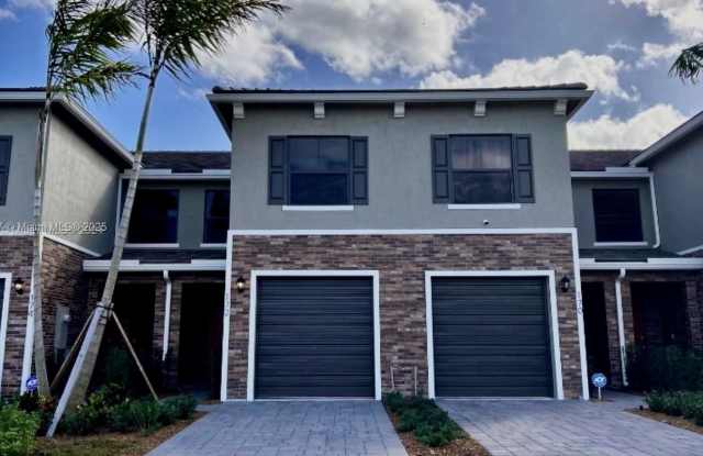 172 SE 5th Ct - 172 Southeast 5th Court, Deerfield Beach, FL 33441
