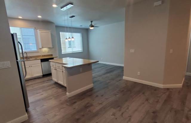 Modern Concord Townhouse 3/2.5 near BART  Downtown photos photos