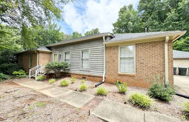 Spacious 4 Bedroom Off Jefferson Rd photos photos