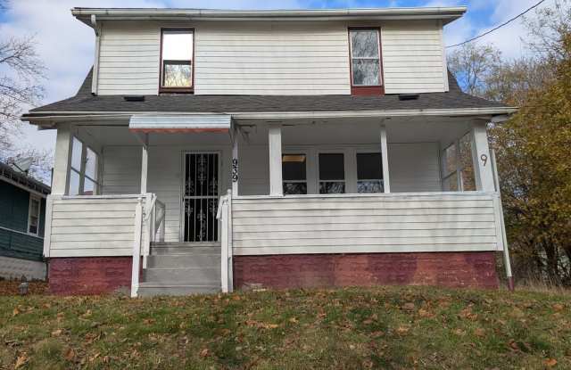A charming 3-bedroom, 1.5-bathroom home located in the vibrant city of Akron - 939 East Crosier Street, Akron, OH 44306