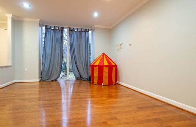 8118 INVERNESS RIDGE ROAD Gallery 2