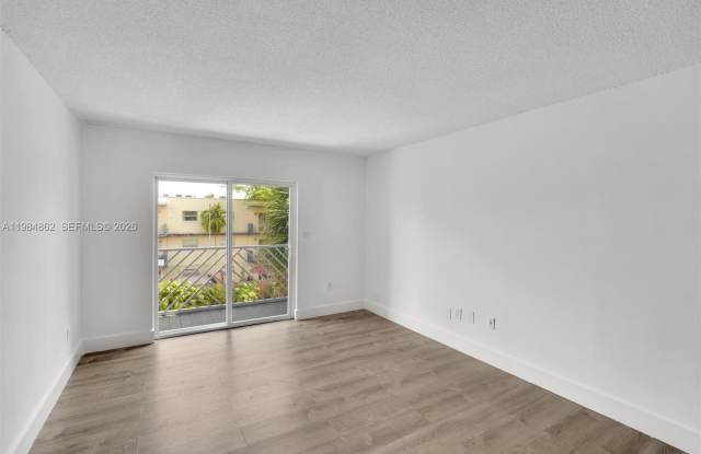 4335 NW South Tamiami Canal Dr photos photos