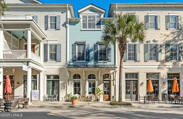 7 B Market unit: 2 photos photos 7 B Market unit: 2 photos photos