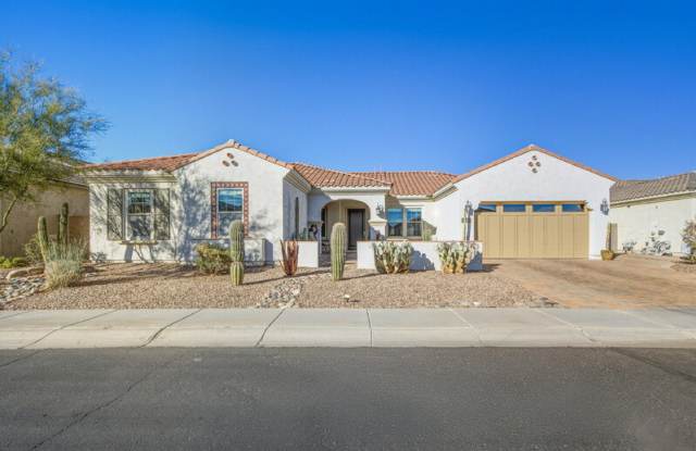 3930 East Iris Drive Gallery 2
