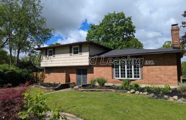 Spacious Split-Level Home in Columbia Station with 4+ Car Garage! photos photos