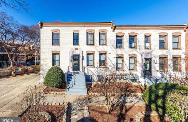 300 OKLAHOMA Avenue NE unit: 101 photos photos